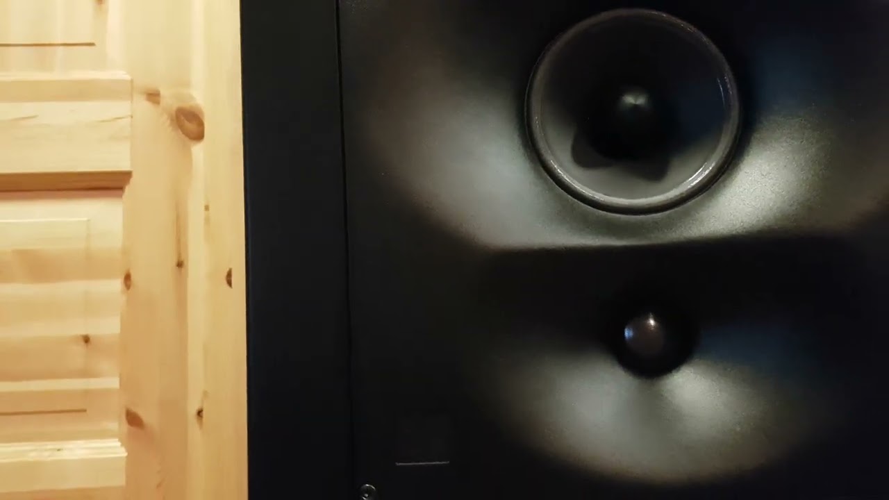 Behringer DCX2496 Ultradrive Pro problem (hissing)