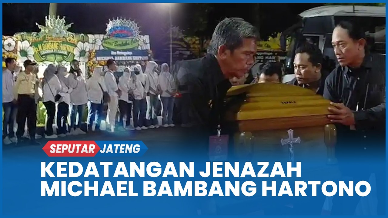 Momen Haru Para Karyawan PT Djarum Sambut Kedatangan Jenazah Michael Bambang Hartono