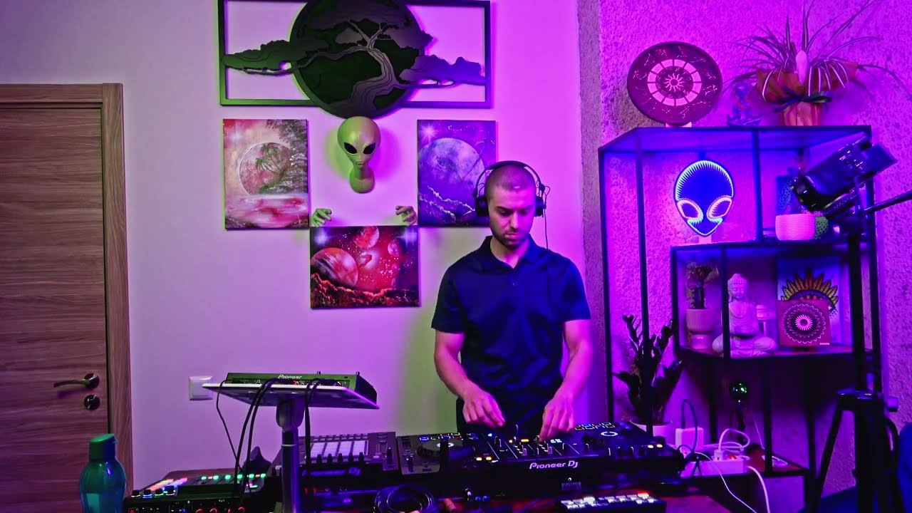 MISHEFF - FlowState #22 | Tech-House Mix | (18.08.2025)