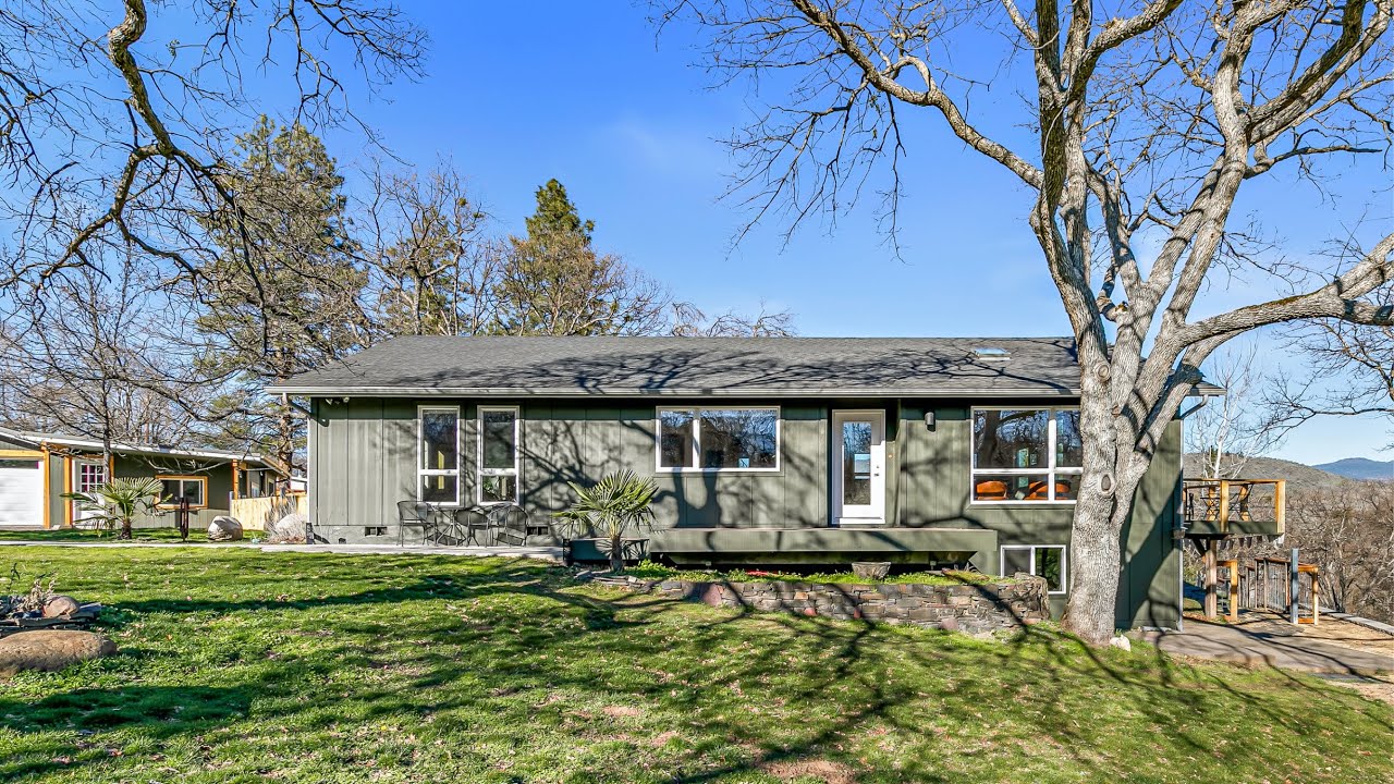 10 Velna Way in Ashland, Oregon