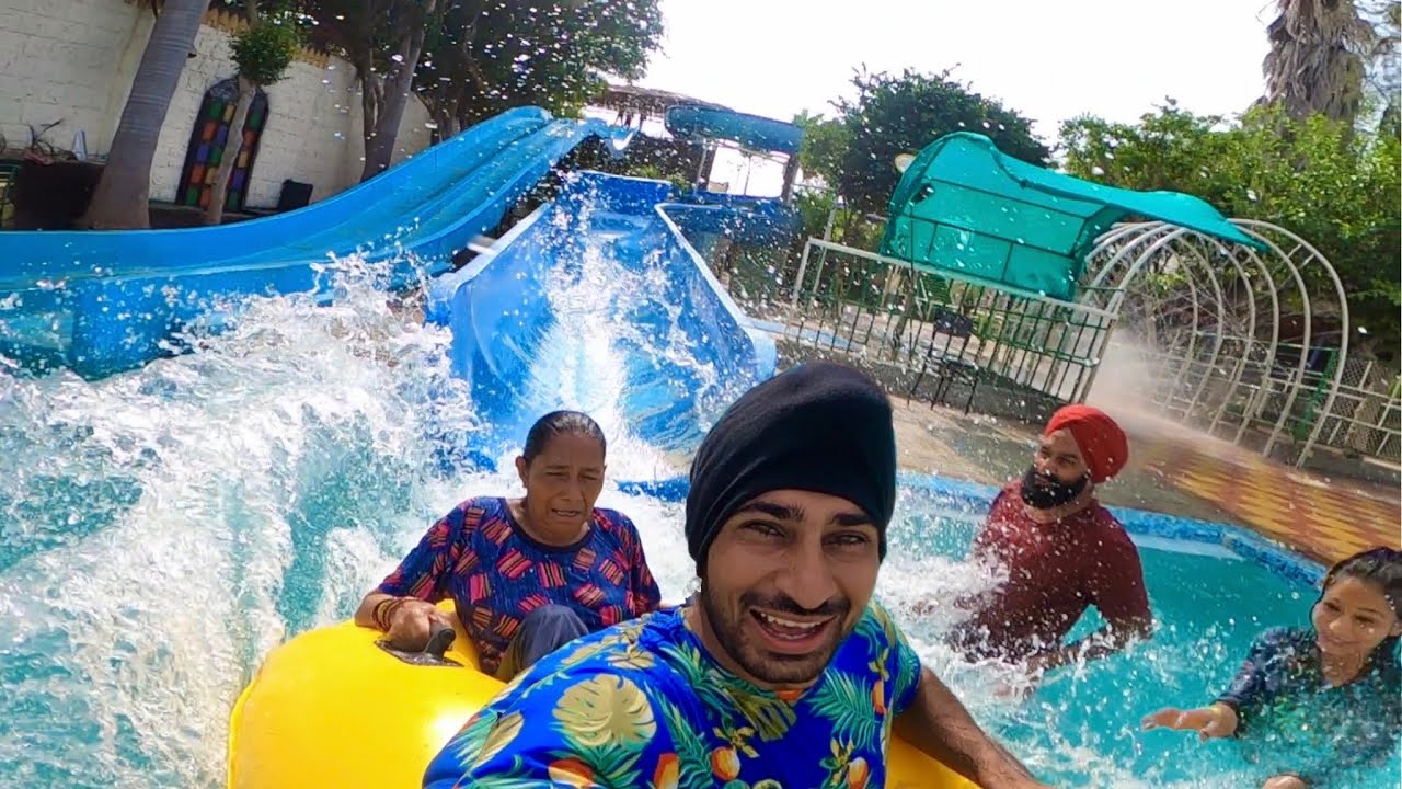 Mummy dady Gaye pehli vaar Swimming pool vich 🏊‍♀️ | Mom Dad gaye first time water park