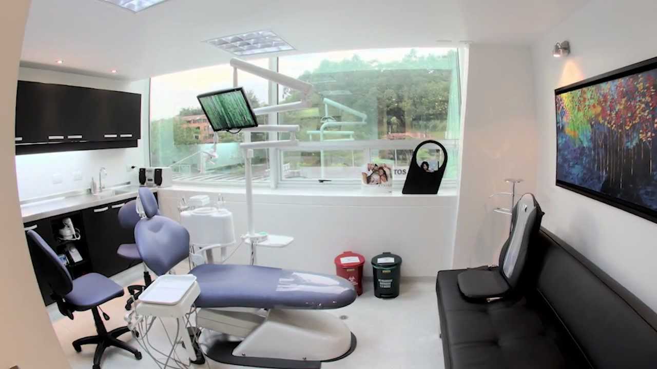 English speaking dentist Medellin