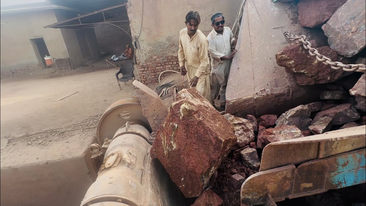 &ldquo;Extreme Stone Crushing Power 🔥 | Massive Boulder Breaking, Hammering & Heavy Machine Action&rdquo;