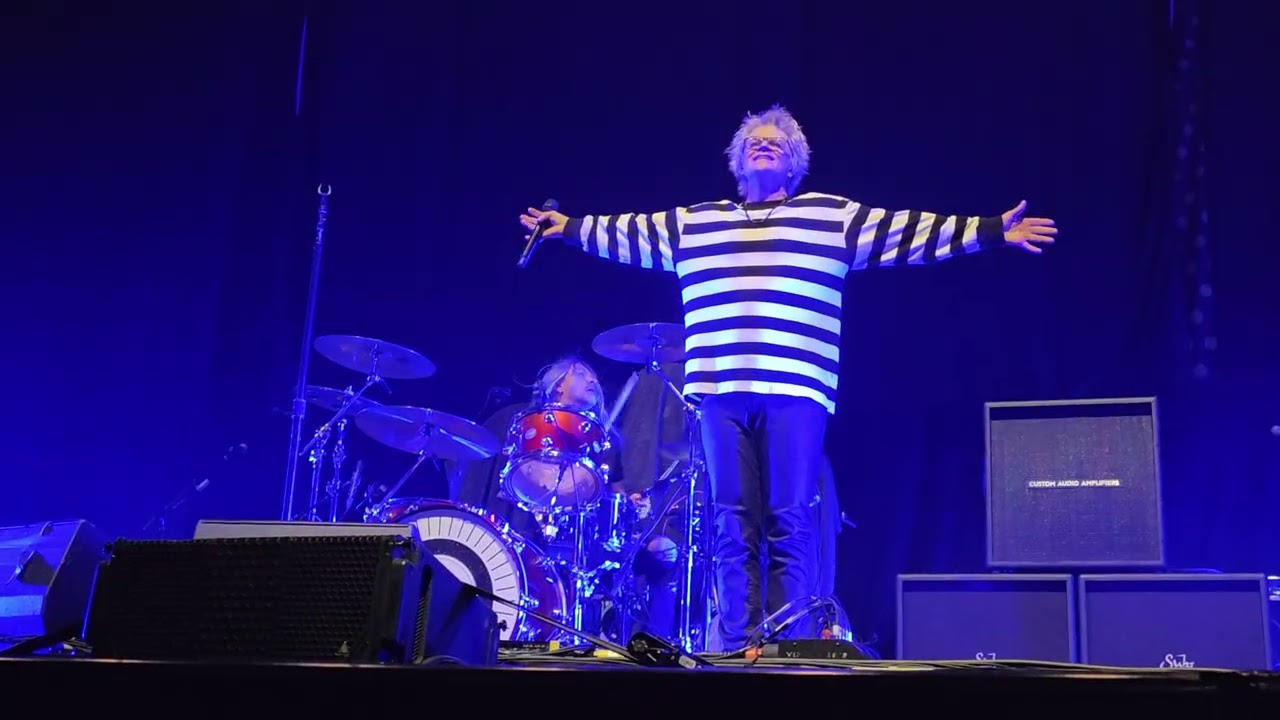 You Don't Know What It's Like Econoline Crush Canada Life Place London 