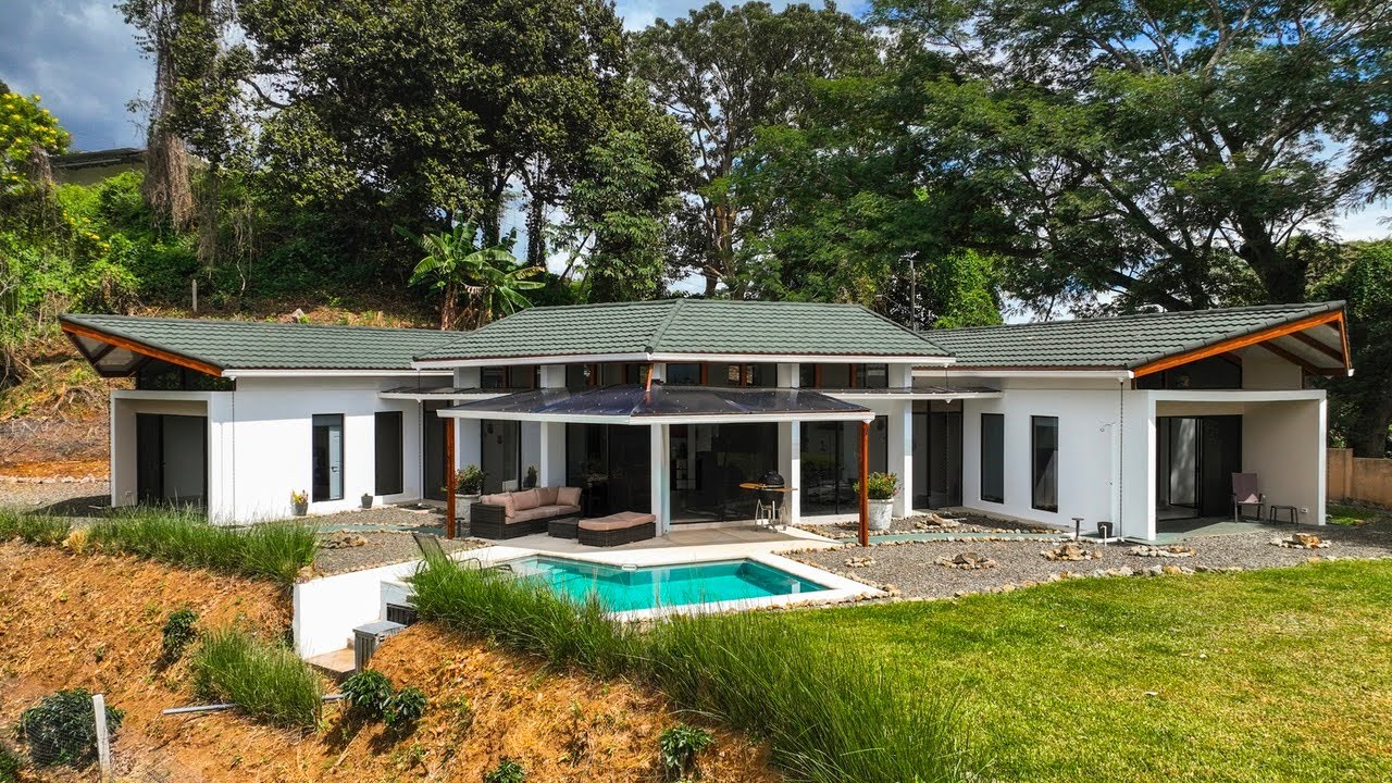 Zen-Inspired Modern Home in Atenas, Costa Rica | Casa W