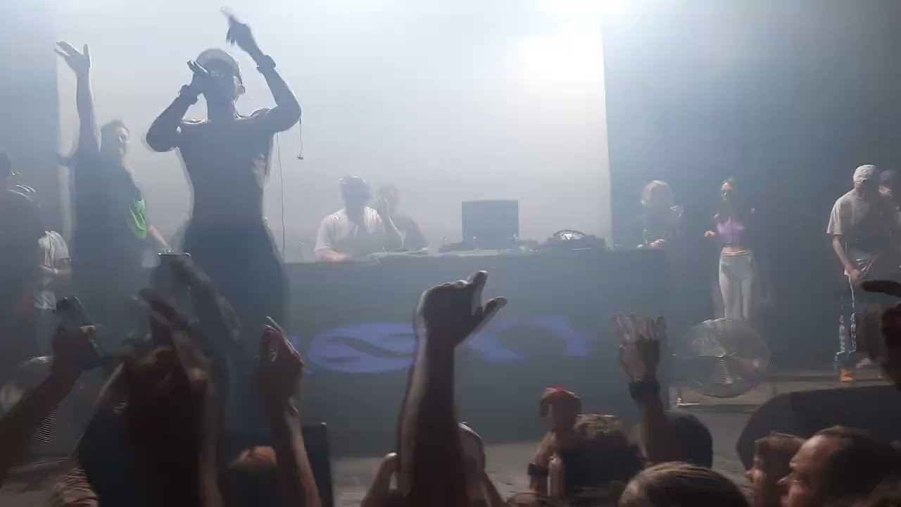 Smack &bull; live Prague 2022 (ft. Nik Tendo, Yzomandias, White Russian, Nuff, Ariez Baby)