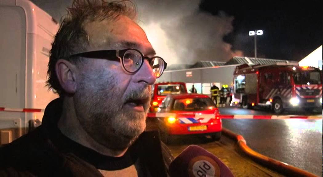 Grote Brand Nijmegen, Jan kijkt emotioneel naar zijn brandende bedrijf