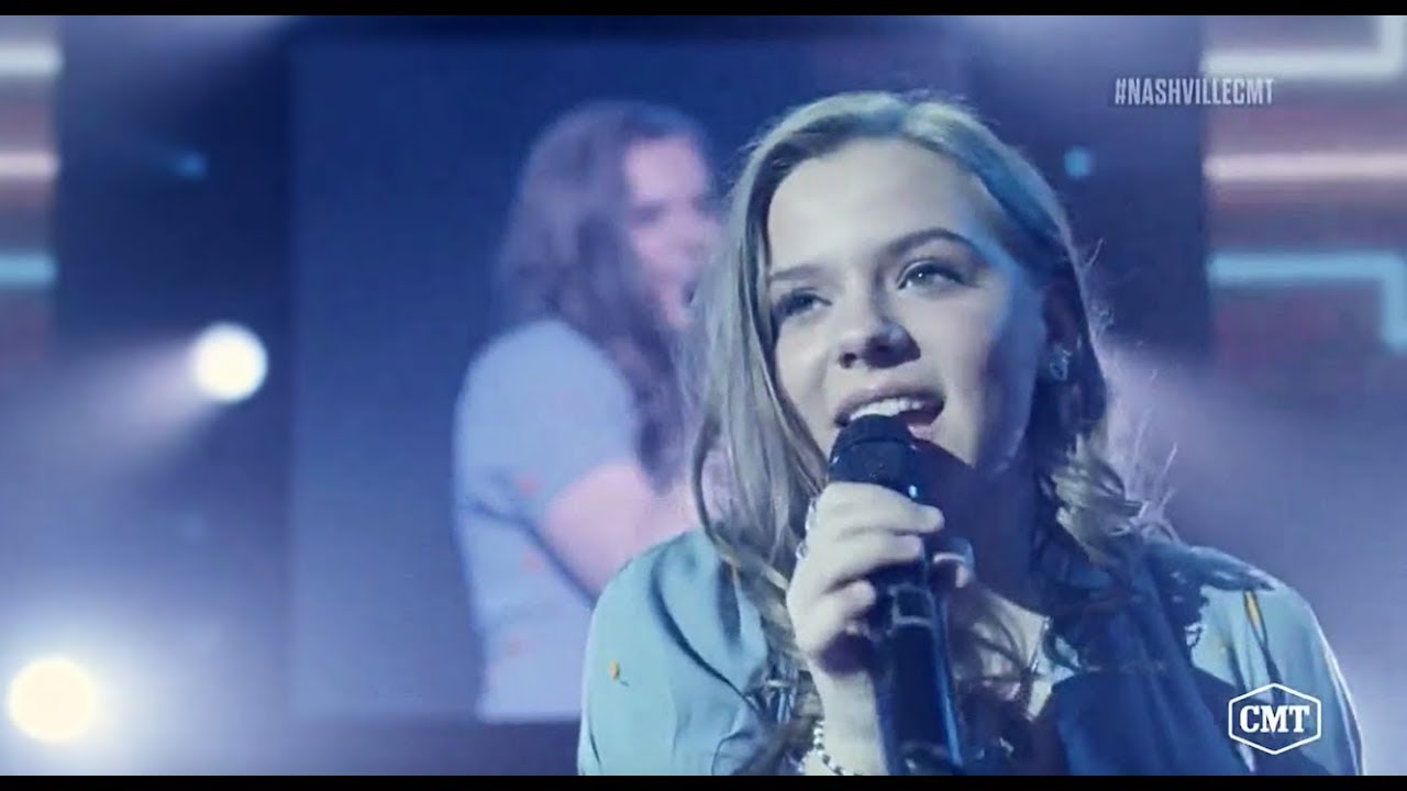 Maisy Stella (Daphne) Sings 