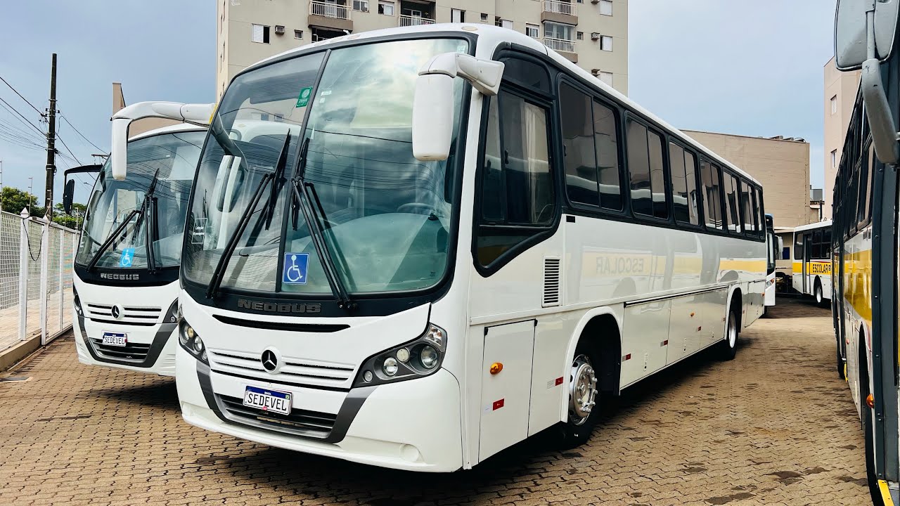 Neobus rodoviário motor dianteiro ano 2008 49 lugares chassi Mercedes 1722 - 49 lugares