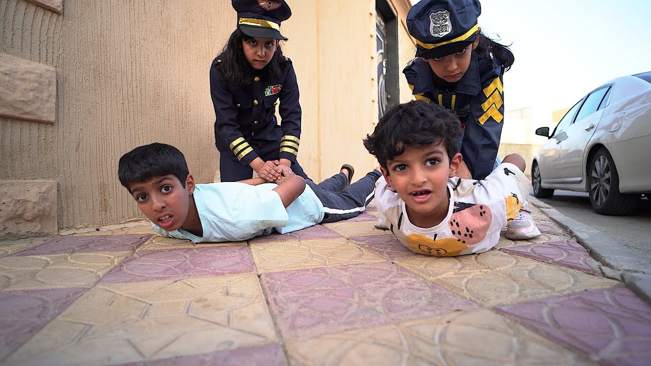 الشرطية جوجو تقبض عليهم   !!