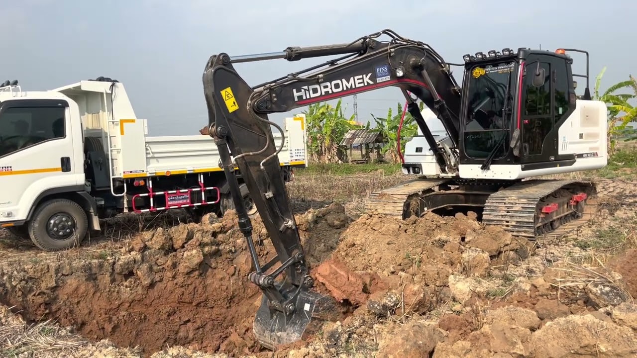 HIDROMEK HMK140LC ขุดสระ 1 งานพร้อมปรับพื้นที่บ้านสวน