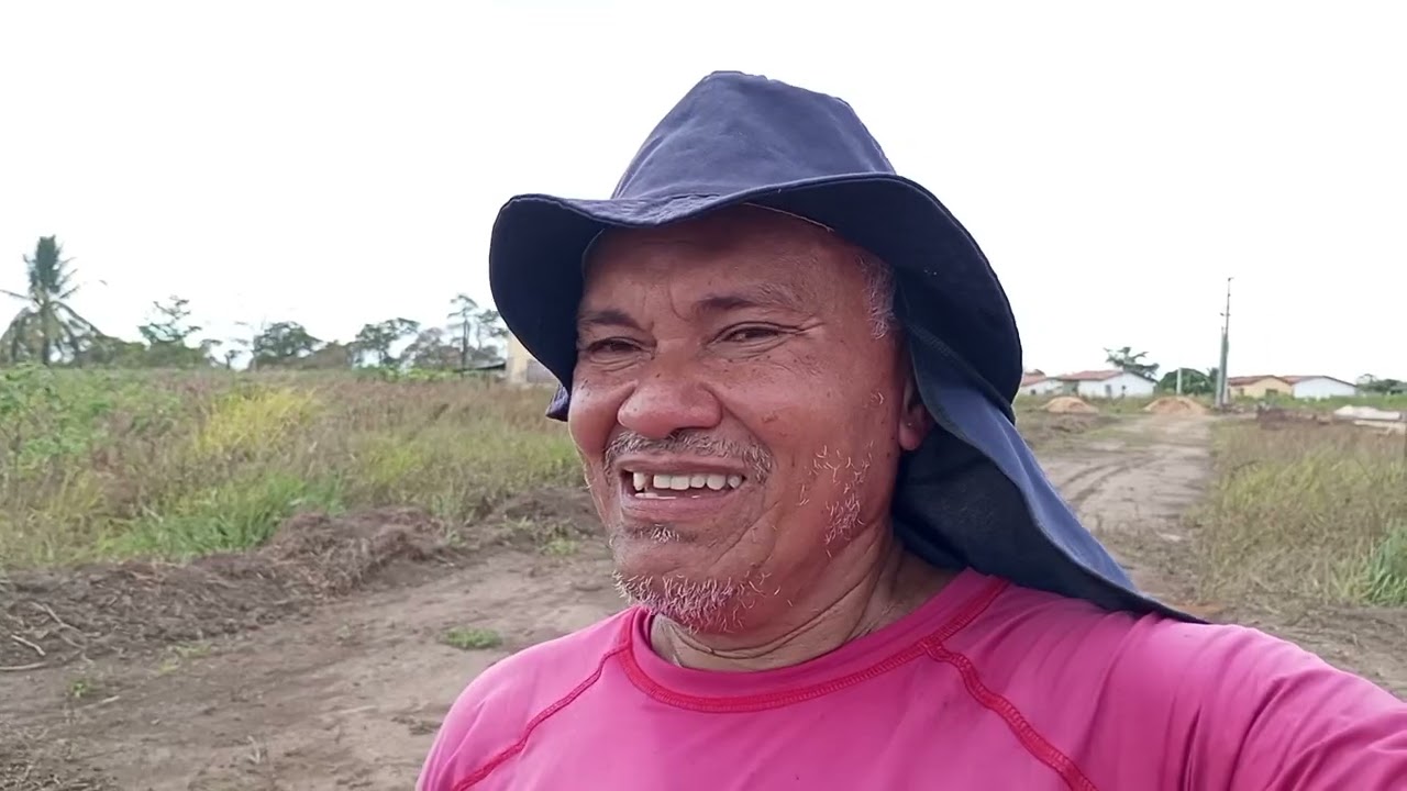 Arando o quintal da casa 🏠 nova com o tratorito 