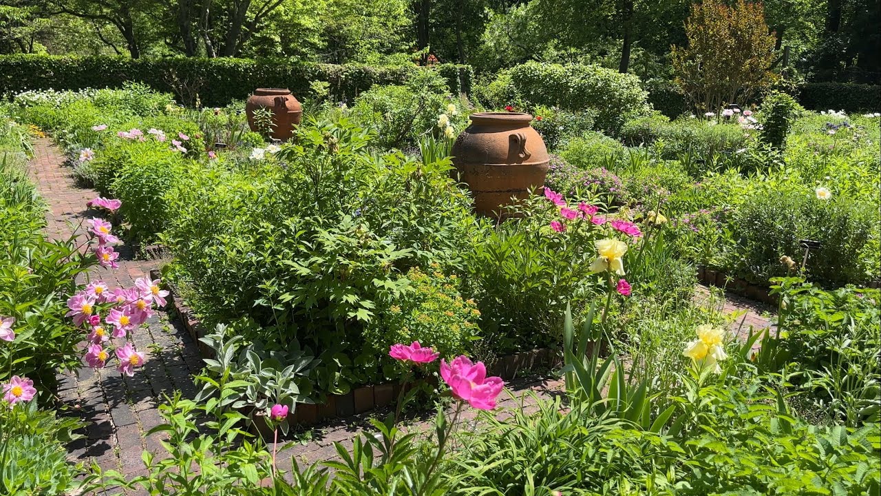 Touring 3 New Jersey Gardens That Feel Like English Cottage Gardens!