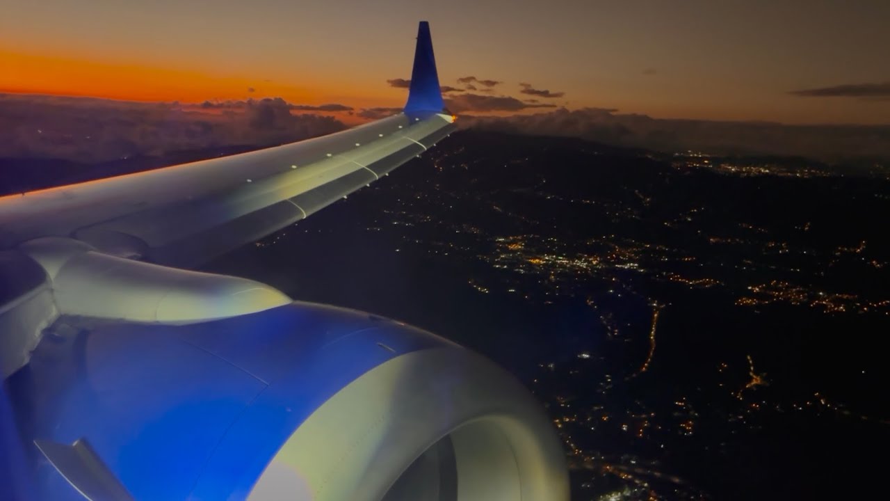 Stunning sunset landing in San José, Costa Rica - United Airlines - Boeing 737 MAX 8