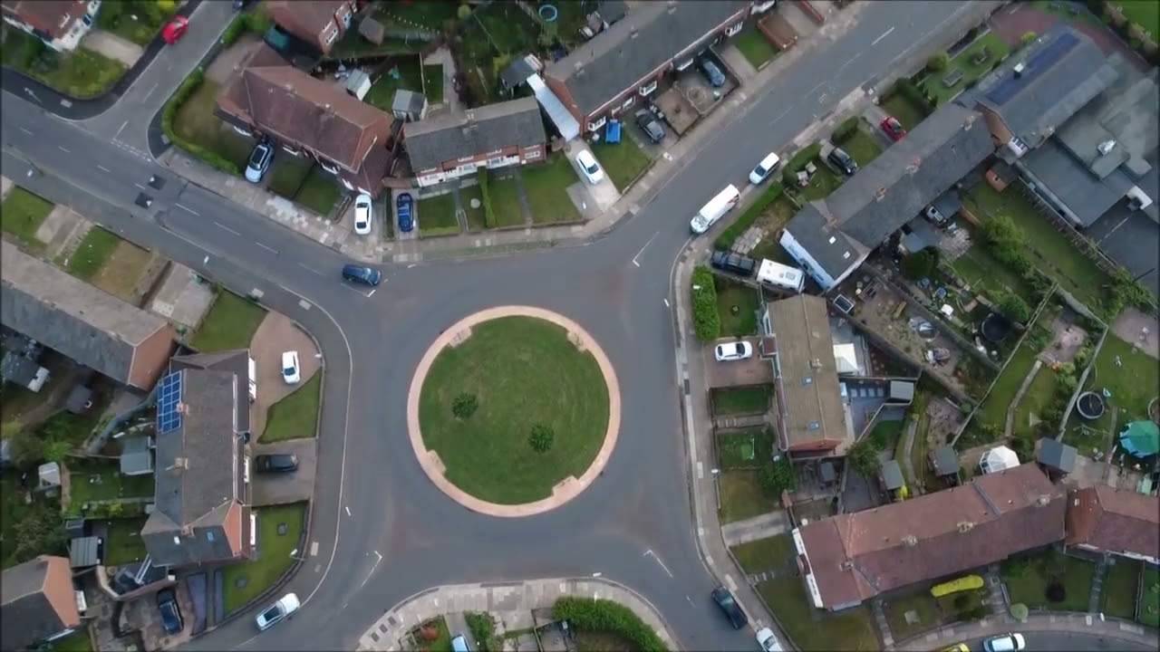 Quick fly around my estate with my DJI Mini 4K whilst listening to music.