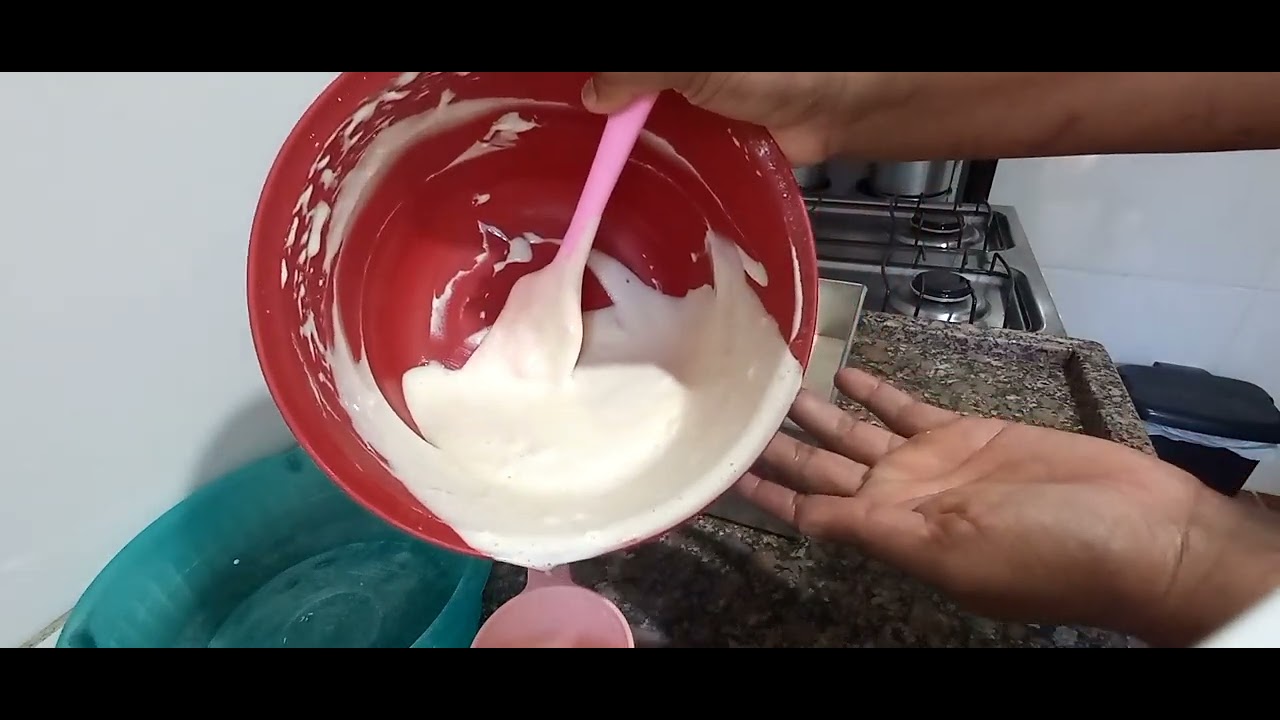 Preparando um bolo de 2kg retangular na forma 20×15×10 massa branca.