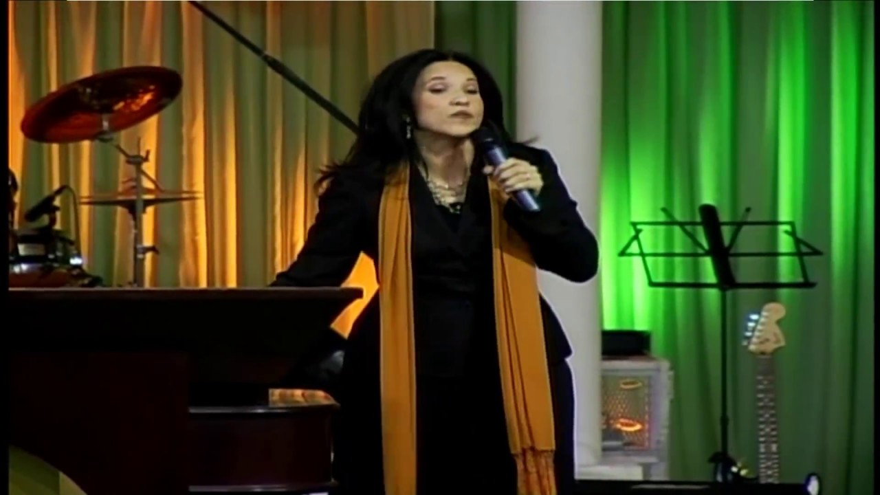 Pastora Ninoska de Ponce | Los Ayudadores