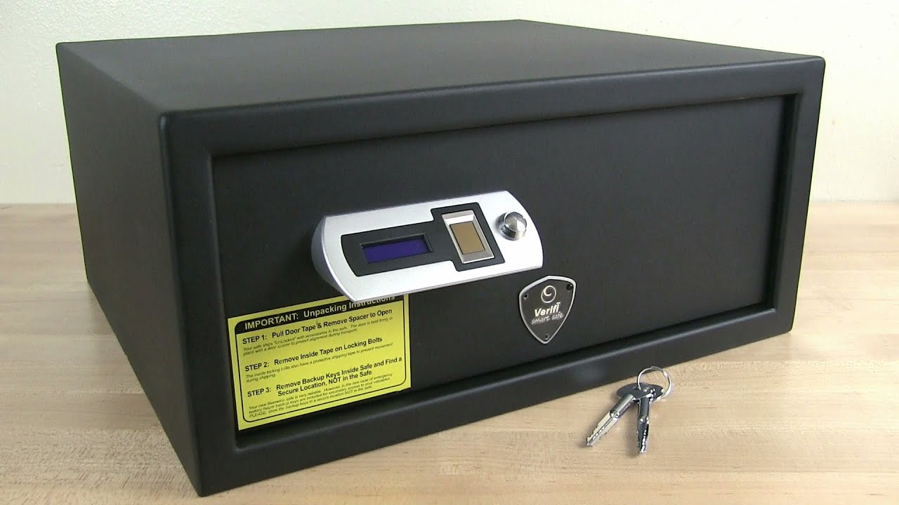 Умный сейф Verifi Smart Safe S6000: открылся за одну секунду после небольшого подёргивания.