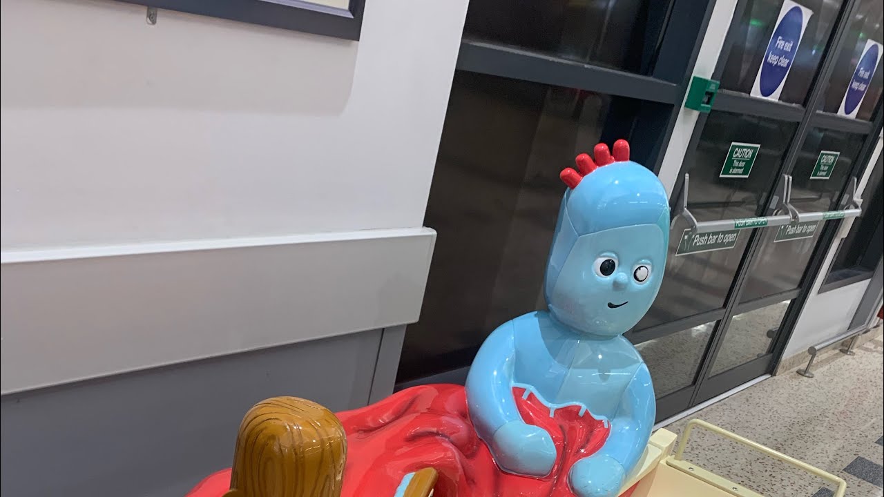 Jolly roger in the night garden kiddie ride (V1)