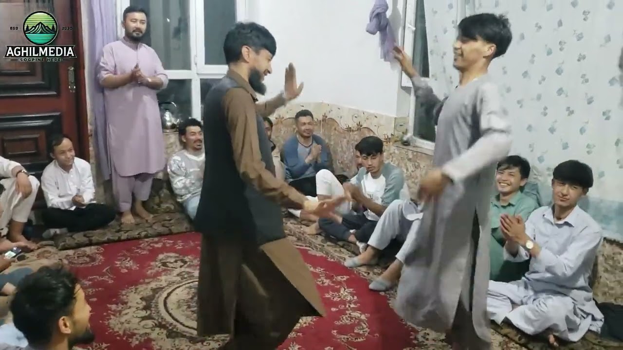 ویدیو رقص کامل شاوشینی سبسکرایب فراموش نشه دوستای عزیز#villagelife #funny #music #dance #viralvideo
