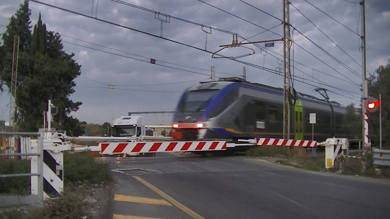 Spoorwegovergang Catania (I) // Railroad crossing // Passaggio a livello