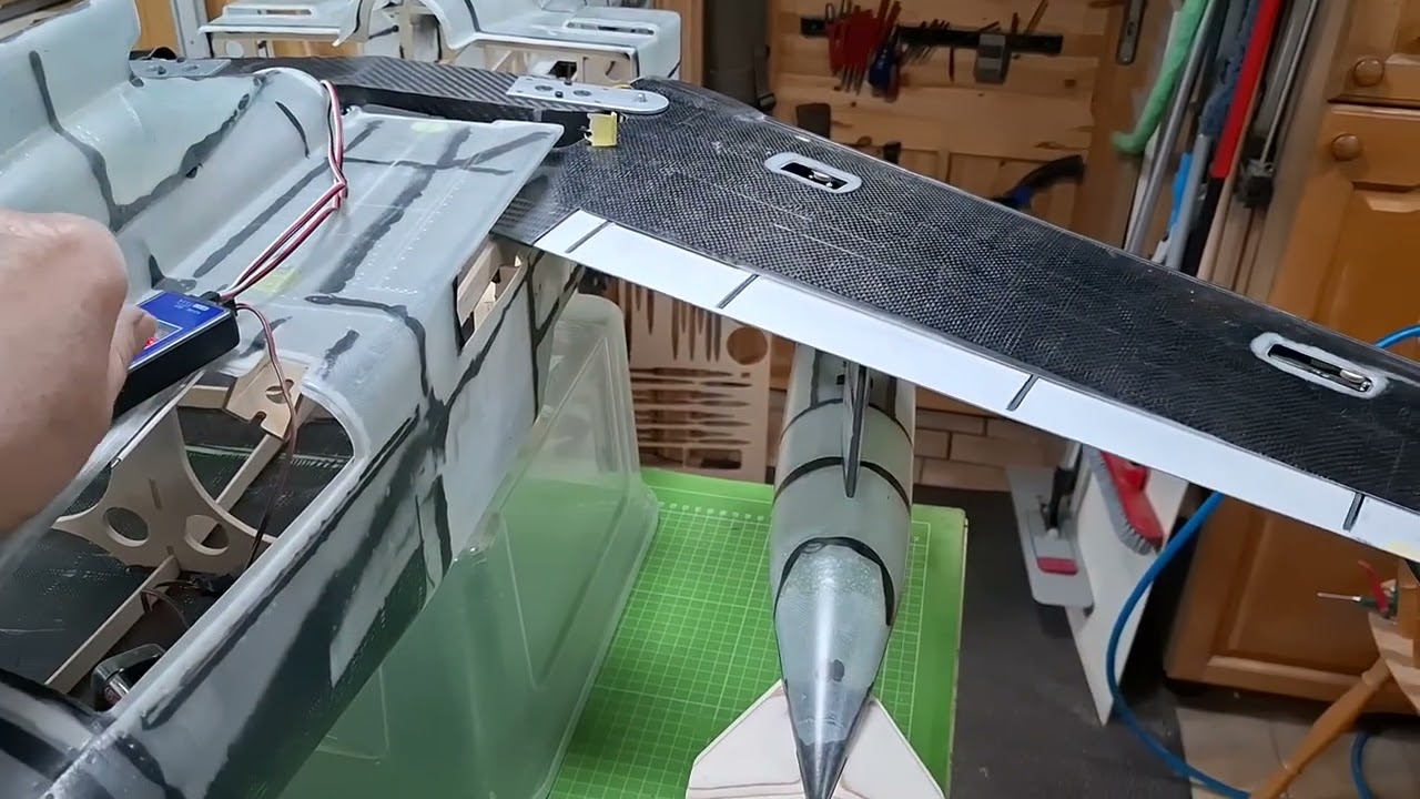 Panavia Tornado 1:9 Test Schwenken mit Aussenlasten
