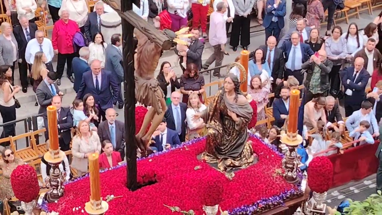 CRISTO DE LA BUENA MUERTE (LA HINIESTA) POR LA AVENIDA. DOMINGO DE RAMOS DE 2025 EN SEVILLA