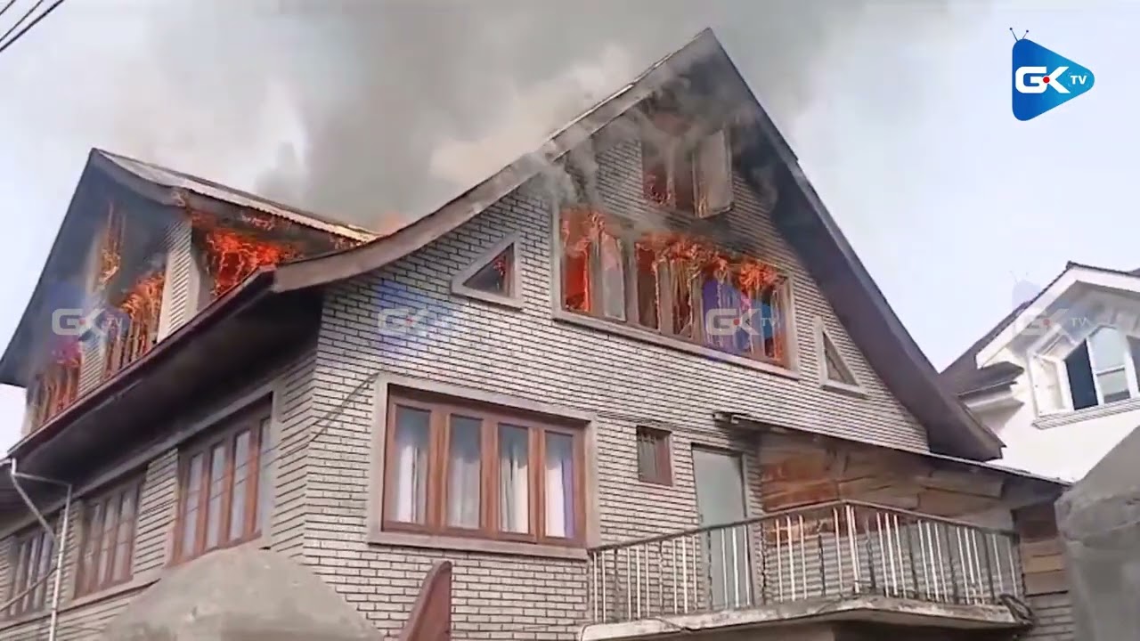 Fire breaks out in Buchpora area of Srinagar; Fire and Emergency Services on the job
