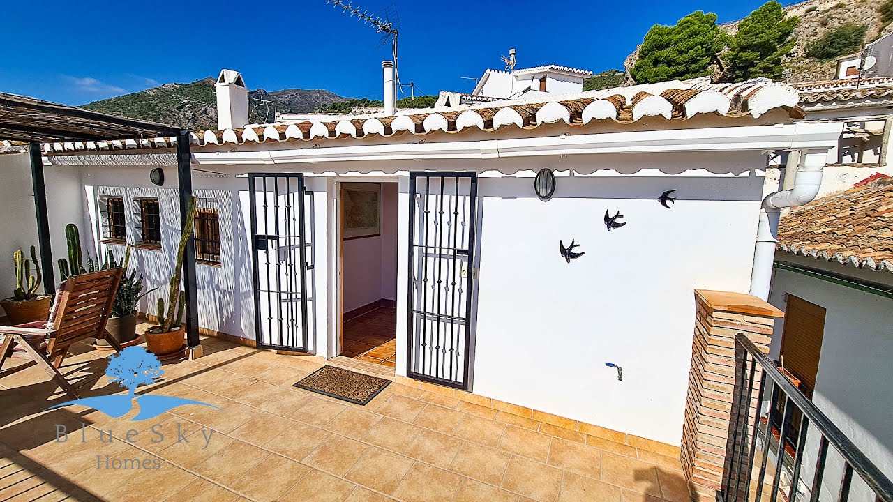 5423 Casarabonela, Fully reformed townhouse in good location, panoramic & sea views, roof terrace