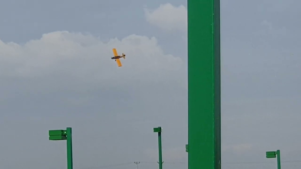 מטוס ריסוס קיבוץ אורים