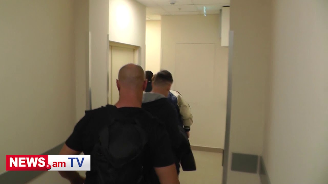 Elton John arrives to hotel in Yerevan