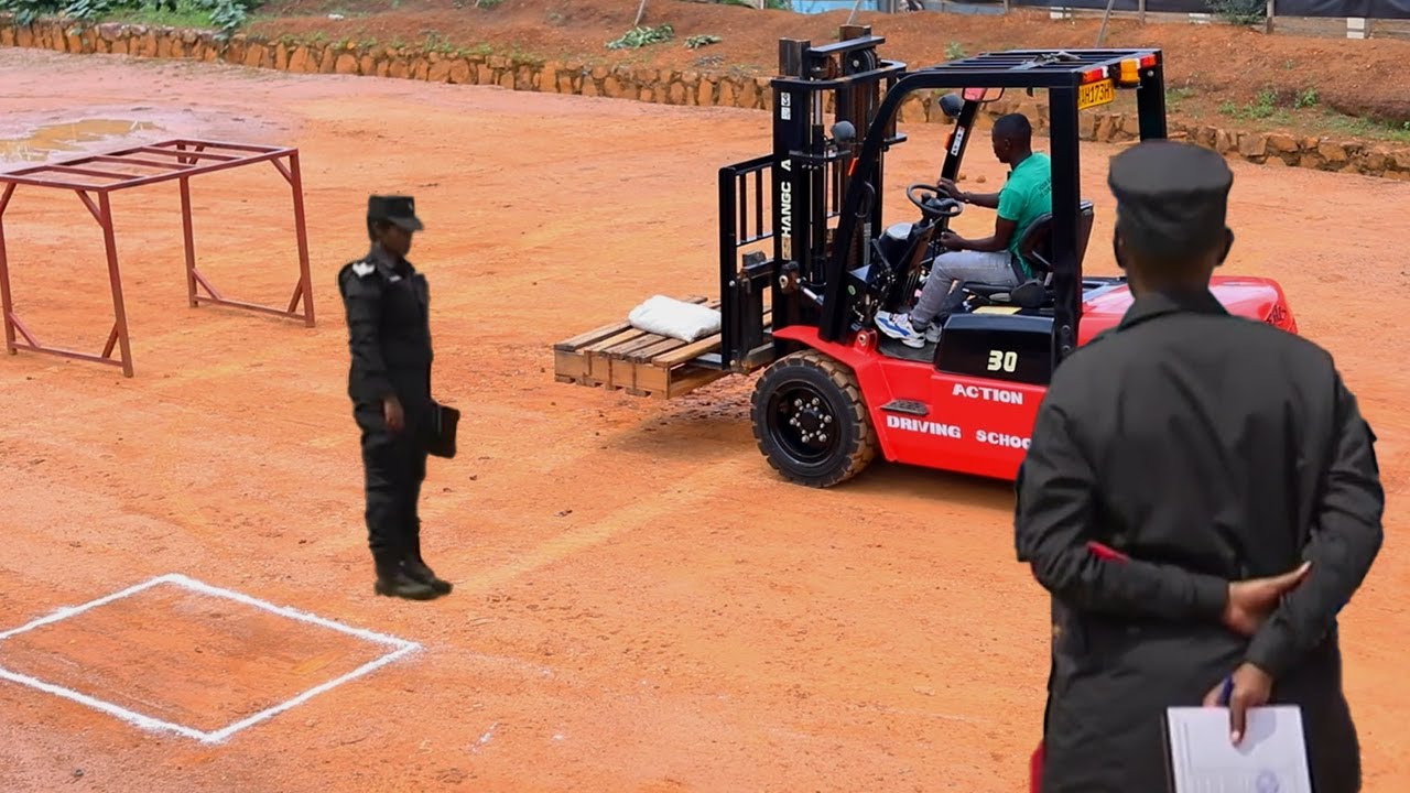 Dore uko ikizamini cya Forklift Gikorwa |  IKIZAMINI cya category F kiroroha cyane |  ACTION COLLEGE