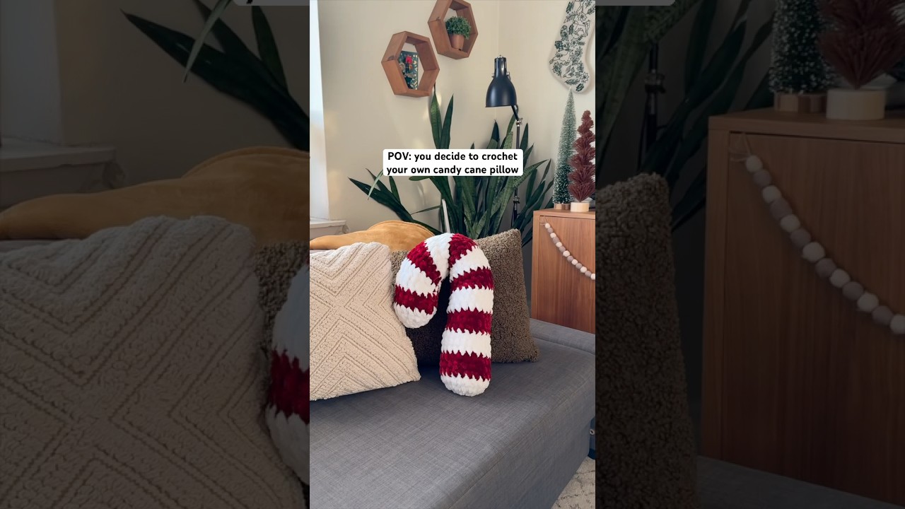 CROCHET CANDY CANE PILLOW ❤️🙌 this 