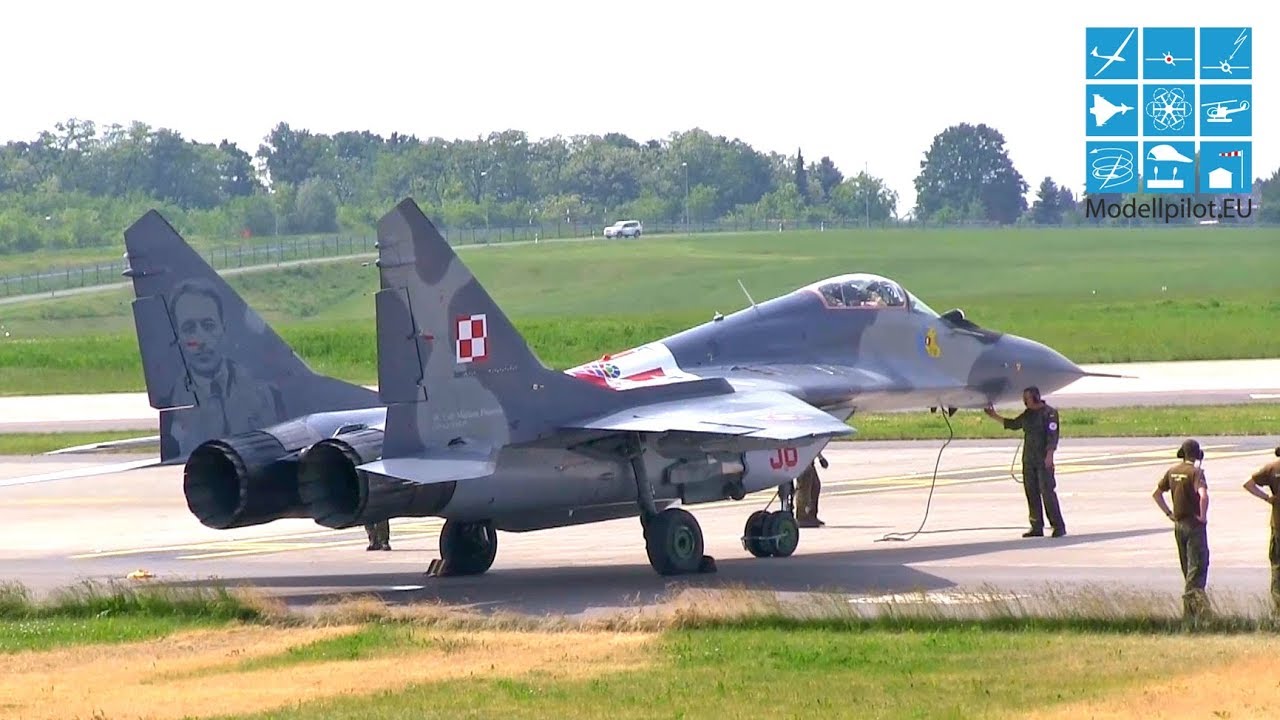 MIKOJAN-GUREWITSCH MIG-29 POLISH AIR FORCE JET AIRSHOW FLIGHT ILA BERLIN AIR SHOW
