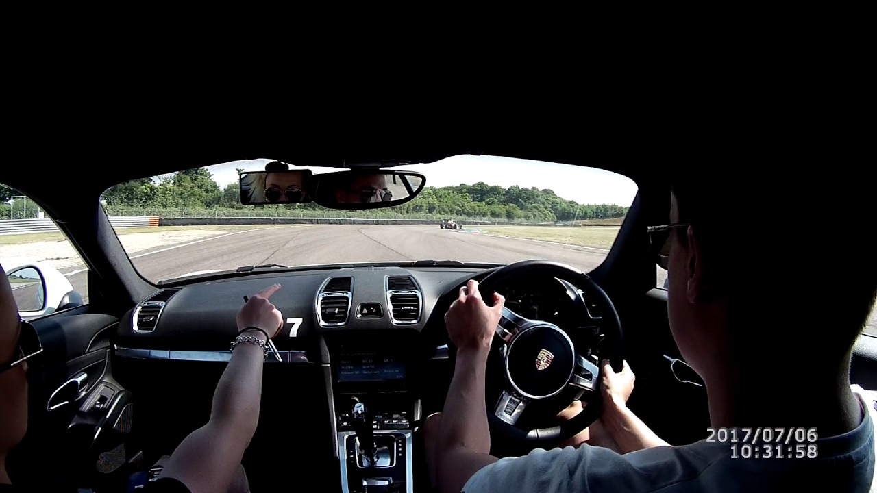Fast laps around Thruxton driving experience in Porsche Cayman