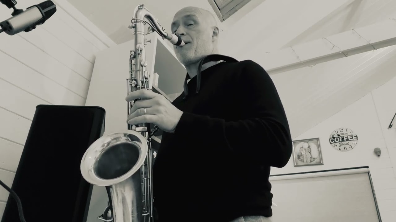Embraceable You - Conn New Wonder tenor sax 1922