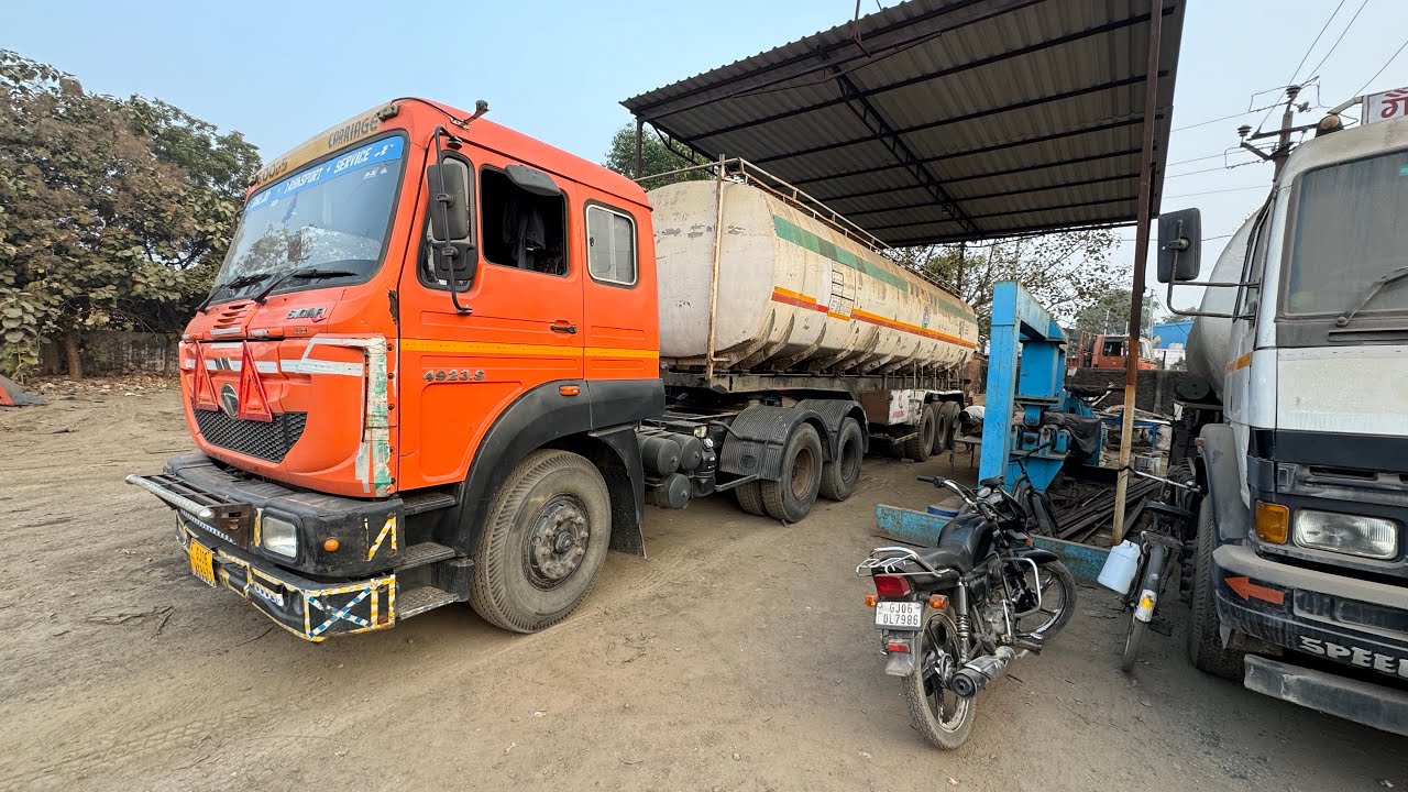 Tata 4223 truck ke engine ko modify karne ka kam kar diya shuru repairing Wale ne￼