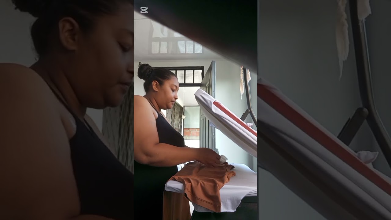 Hoy termo fijando camisas 