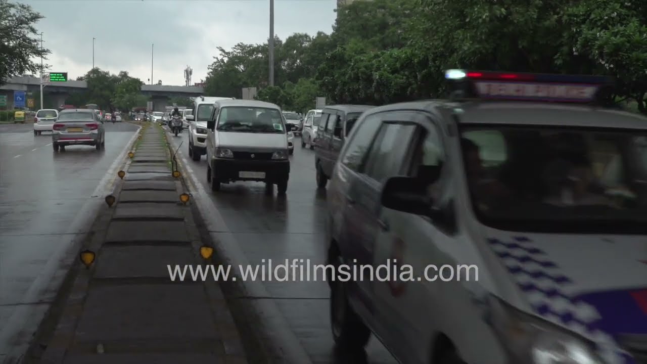 Traffic at AIIMS Flyover roundabout on Ring Road, New Delhi