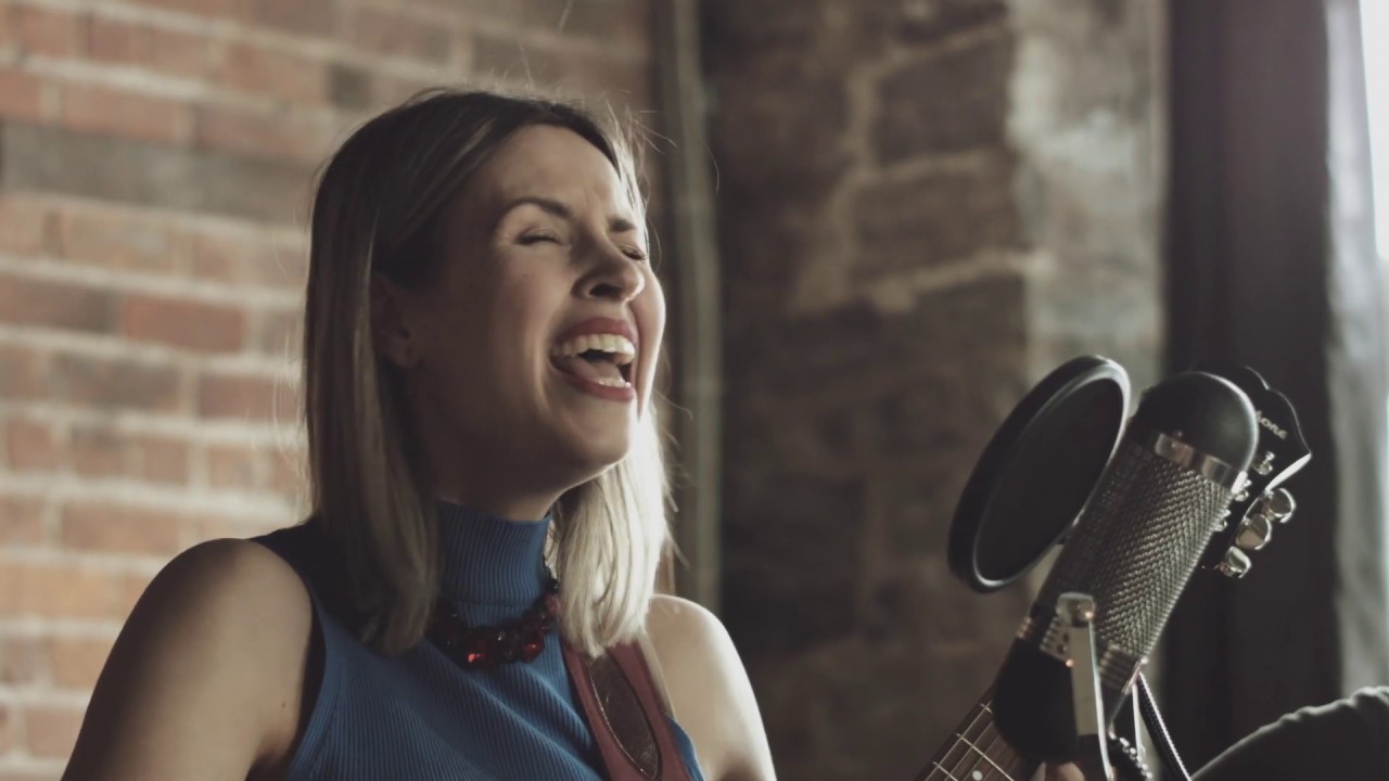 Cassandre -  Leave Me
