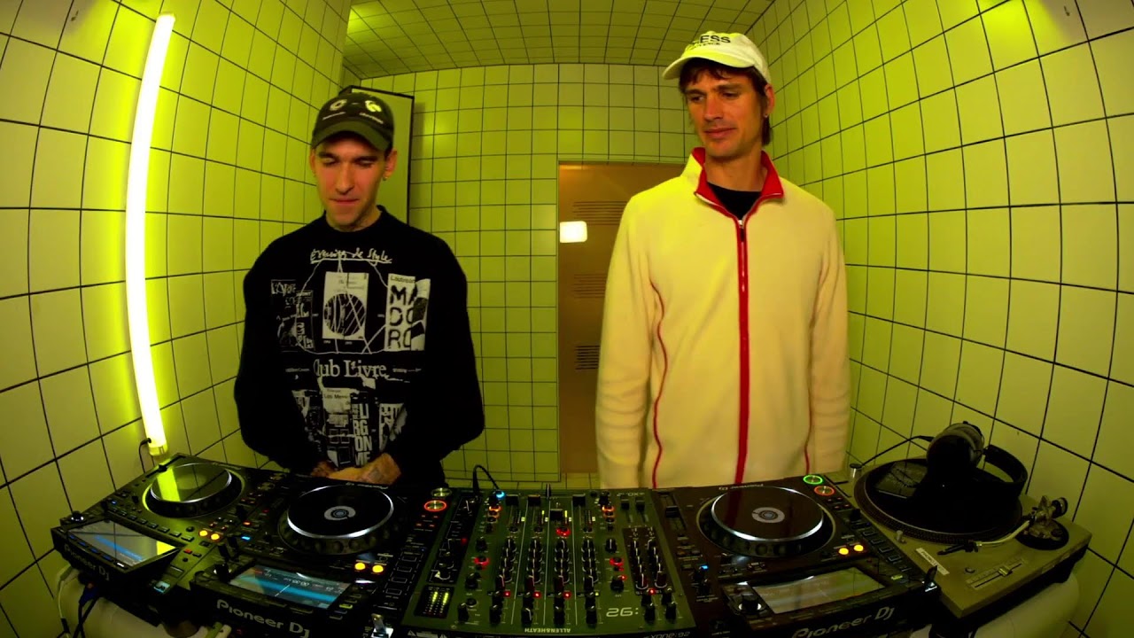 Reece Cox B2B Valentine Sinclair | HÖR - Dec 12 / 2022