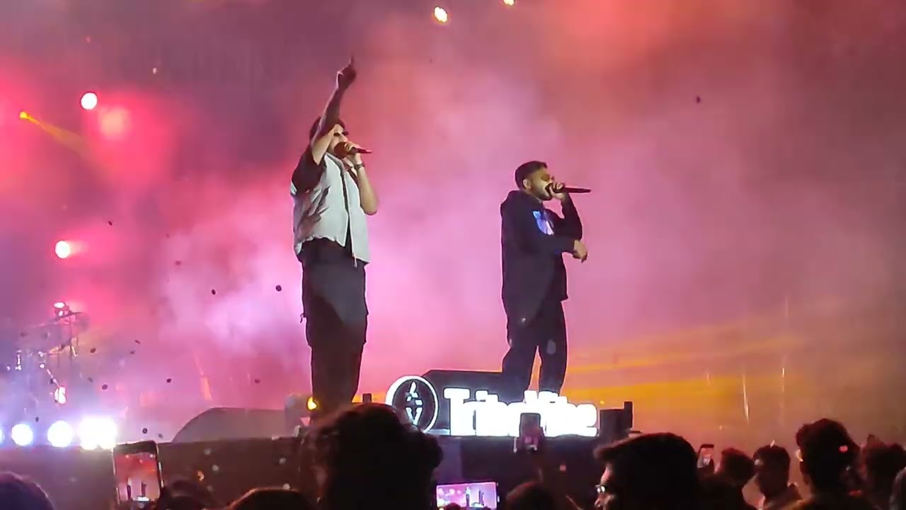Raftaar live concert In IIT BHU | All black song | #iitbhu #raftaar feat. #deepkalsi  #kashiyatra