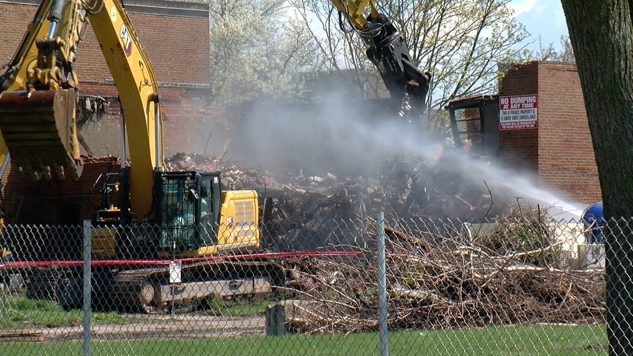 ‘This is huge’: Demolition of Perry Projects underway after years of blight