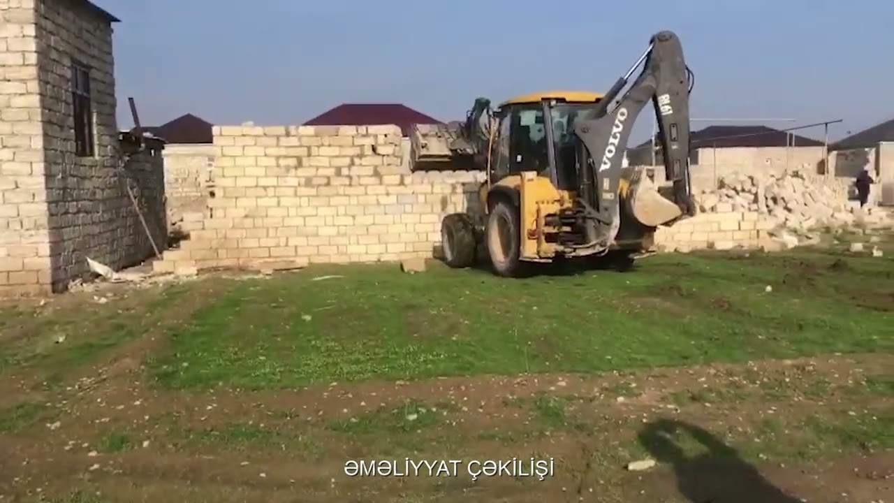 Fövqəladə Hallar Nazirliyi tərəfindən Suraxanı rayonu, Binə qəsəbəsində qanunsuz tikililər sökülüb