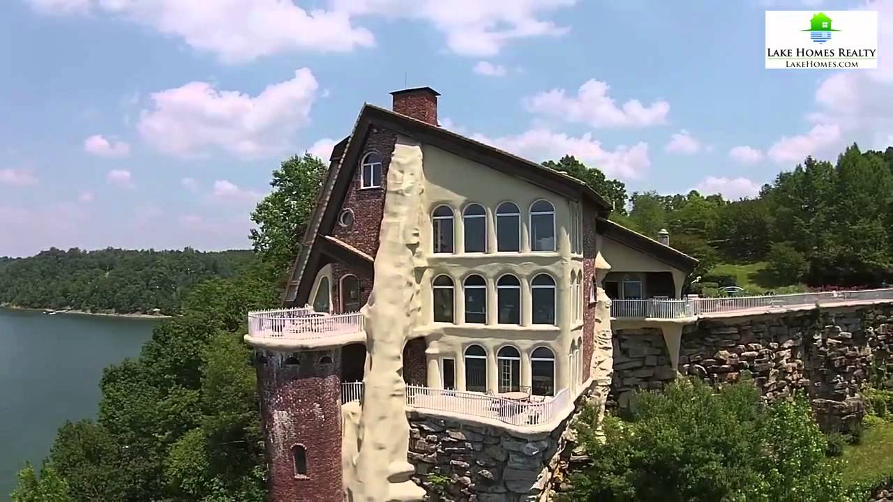 Amazing aerial footage of multimillion dollar Smith Lake castle