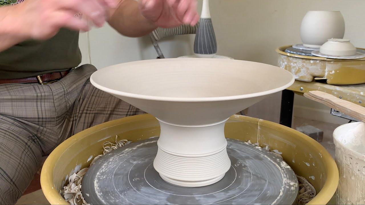 440. Trimming a Ikebana/Flower Arrangement Vase with Hsin-Chuen Lin 林新春 花器修坯示範