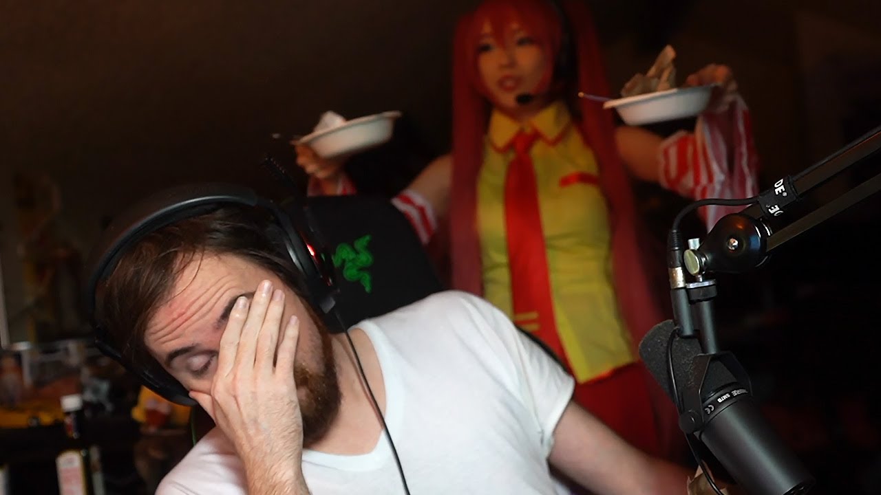 Emiru Shows Up at Asmongolds House | Roasting Asmon + Honkai Star Rail Rolls