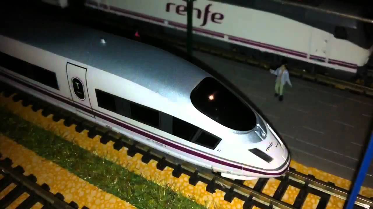 Ave Pantone Renfe Velaro s103 ice Escala N