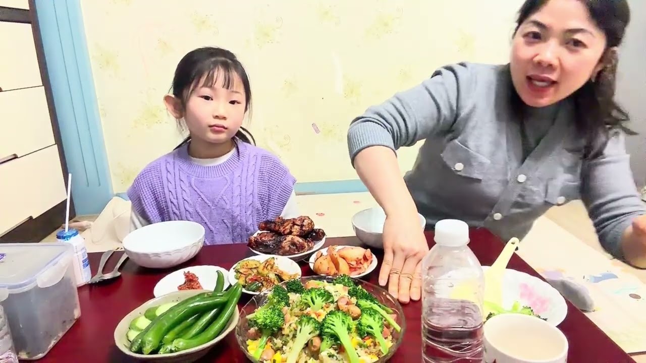 (70).đi làm về mệt mà nhìn thấy hành động của con gái .bao nhiêu áp lực không còn .cố gắng gì con.! 