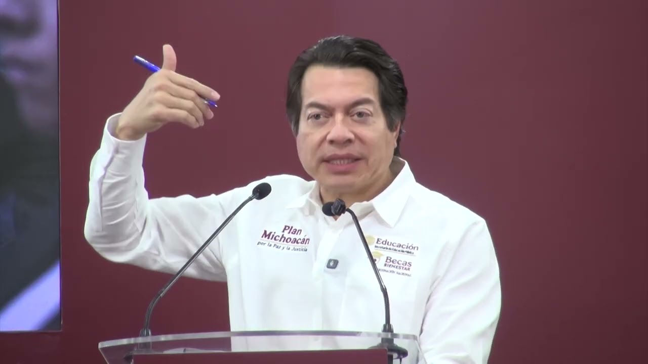Michoacán duplicará el padrón de becarios